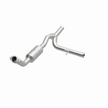 Load image into Gallery viewer, MagnaFlow Direct Fit Catalytic Converter F-150 04-06 8 4.6L OEM