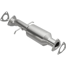 Load image into Gallery viewer, MagnaFlow Direct Fit Catalytic Converter California Grade 96-98 Chevrolet Blazer 4.3L
