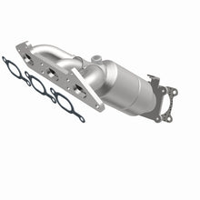 Load image into Gallery viewer, MagnaFlow Direct Fit Catalytic Converter 02 Volvo S80 2.9L