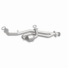 Load image into Gallery viewer, MagnaFlow Direct Fit Catalytic Converter 01-03 Toyota Sienna 3.0L fr
