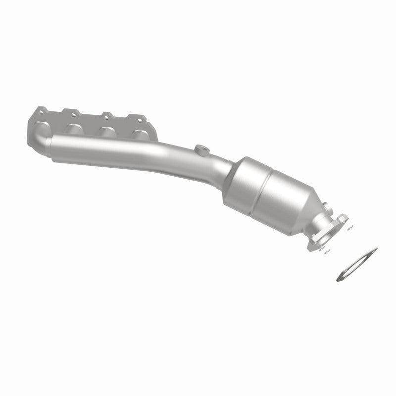 MagnaFlow Direct Fit Catalytic Converter 02-04 VW Passat 4.0L