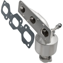 Load image into Gallery viewer, MagnaFlow Direct Fit Catalytic Converter 00-01 Mazda MPV 2.5L Manifold