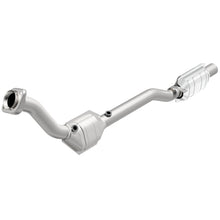 Load image into Gallery viewer, MagnaFlow Direct Fit Catalytic Converter 99-01 Ford Explorer 5.0L