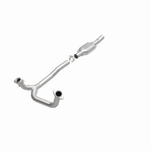 Load image into Gallery viewer, MagnaFlow Direct Fit Catalytic Converter 96 Ford E-Series Van 5.8L