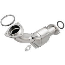 Load image into Gallery viewer, MagnaFlow Direct Fit Catalytic Converter Front 00-04 Toyota Tacoma 3.4L 4WD / 00-04 Tundra 3.4L