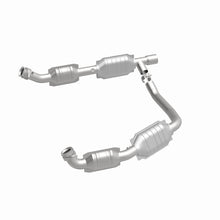 Load image into Gallery viewer, MagnaFlow Direct Fit Catalytic Converter 06 Ford E350 Van 5.4L