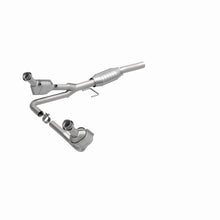 Load image into Gallery viewer, MagnaFlow Direct Fit Catalytic Converter 00 Dodge Dakota 3.9L 2wd