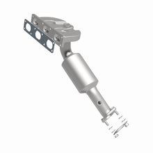 Load image into Gallery viewer, MagnaFlow Direct Fit Catalytic Converter BMW 3 01-06 Rear OEM
