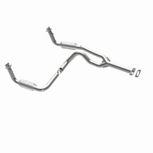 Load image into Gallery viewer, MagnaFlow Direct Fit Catalytic Converter 00 Chevy Express 1500 5.7L