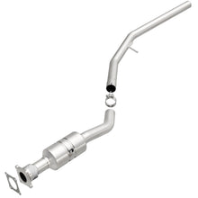 Load image into Gallery viewer, MagnaFlow DF Cat. Conv 05-07 Chrysler/Dodge Town &amp; Country Van/Grand Voyager/Grand Caravan 3.3L/3.8L