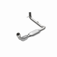 Load image into Gallery viewer, MagnaFlow Direct Fit Catalytic Converter 98 Ford Expedition 5.4L