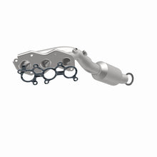 Load image into Gallery viewer, MagnaFlow Direct Fit Catalytic Conv California Grade 06-09 Lexus IS250 2.5L / 06-13 Lexus IS350 3.5L