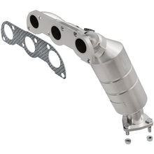 Load image into Gallery viewer, MagnaFlow Direct Fit Catalytic Converter 04-05 Suz Verona2.5 Manifold Rear