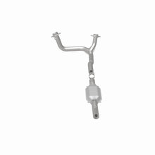 Load image into Gallery viewer, MagnaFlow Direct Fit Catalytic Converter 96 Ford E-Series Van 5.8L