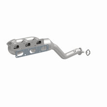 Load image into Gallery viewer, MagnaFlow Direct Fit Catalytic Converter BMW 5 99-00 Front