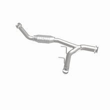 Load image into Gallery viewer, MagnaFlow Direct Fit Catalytic Converter 03-05 Ford Expedition/05-06 Lincoln Navigator 5.4L P/S