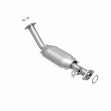 Load image into Gallery viewer, MagnaFlow Direct Fit Catalytic Converter 00-8/04 Toyota Tundra 4.7L P/S Front
