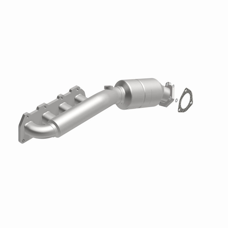 MagnaFlow Direct Fit Catalytic Converter 02-04 VW Passat 4.0L