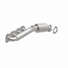 Load image into Gallery viewer, MagnaFlow Direct Fit Catalytic Converter 02-04 VW Passat 4.0L