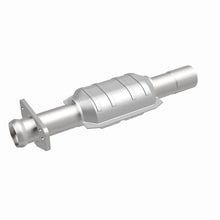 Load image into Gallery viewer, MagnaFlow Direct Fit Catalytic Converter 92-94 GM S10 Blazer Bravada
