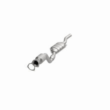 Load image into Gallery viewer, MagnaFlow Direct Fit Catalytic Converter 03 Volkswagen Passat 2.8L