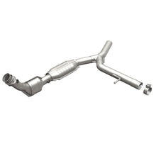 Load image into Gallery viewer, MagnaFlow Direct Fit Catalytic Converter 04-05 Ford F-150 5.4L P/S 2WD (Excl 04 Heritage Edition)