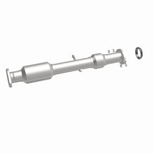 Load image into Gallery viewer, MagnaFlow Direct Fit Catalytic Converter 14-15 Toyota Highlander 3.5L