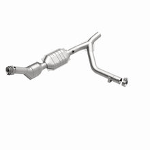 Load image into Gallery viewer, MagnaFlow Direct Fit Catalytic Converter 01 Ford Trucks 5.4L