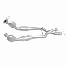 Load image into Gallery viewer, MagnaFlow Direct Fit Catalytic Converter 96-98 4.6L *California*