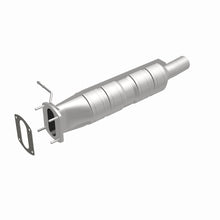 Load image into Gallery viewer, MagnaFlow Direct Fit Catalytic Converter 05-07 Ford F-Series Rear