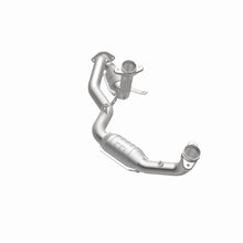 Load image into Gallery viewer, MagnaFlow Direct Fit Catalytic Converter 96-99 Taurus 3.4L Front C