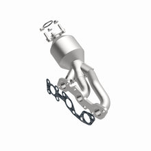 Load image into Gallery viewer, MagnaFlow Direct Fit Catalytic Converter 01-04 Nissan Frontier Passenger Side Manifold