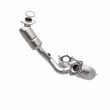 Load image into Gallery viewer, MagnaFlow Direct Fit Catalytic Converter 00-03 Ford Taurus 3.0L fron