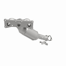 Load image into Gallery viewer, MagnaFlow California DF Catalytic Conv 07-13 BMW 328i L6 3.0LGAS 3.75in Inlet 4in Outlet 2in Dia