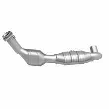 Load image into Gallery viewer, MagnaFlow Direct Fit Catalytic Converter 01 Ford Trucks 4.6L