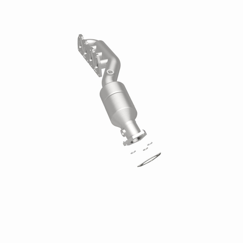 MagnaFlow Direct Fit Catalytic Converter 02-04 Volkswagen Passat 4.0L