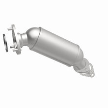 Load image into Gallery viewer, MagnaFlow Direct Fit Catalytic Converter 2013-2015 GMC Acadia