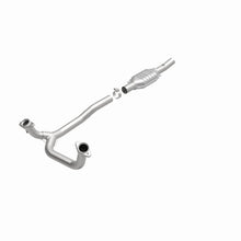 Load image into Gallery viewer, MagnaFlow Direct Fit Catalytic Converter 96 Ford E-Series Van 5.8L