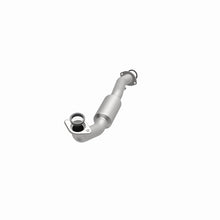Load image into Gallery viewer, MagnaFlow Direct Fit Catalytic Converter 2009-2012 Highlander 2.7 L Underbody