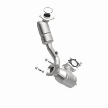 Load image into Gallery viewer, MagnaFlow Direct Fit Catalytic Converter 00-03 Ford Taurus 3.0L fron