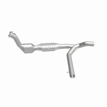 Load image into Gallery viewer, MagnaFlow Direct Fit Catalytic Converter 99-00 Ford Exped 4.6L