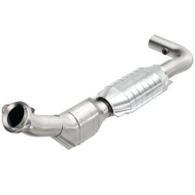 Load image into Gallery viewer, MagnaFlow Direct Fit Catalytic Converter 99-00 Ford Trucks 5.4L