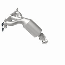 Load image into Gallery viewer, MagnaFlow Direct Fit Catalytic Converter 05-08 Kia Sportage 2.7L Passenger Side