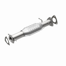 Load image into Gallery viewer, MagnaFlow Direct Fit Catalytic Converter 96-97 GM S10 Pickup 4.3L