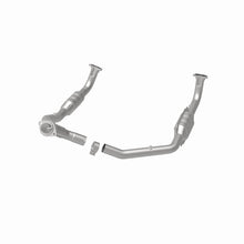 Load image into Gallery viewer, MagnaFlow Direct Fit Catalytic Converter 94-95 Disc./Defender 3.9L