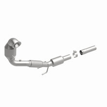 Load image into Gallery viewer, MagnaFlow Direct Fit Catalytic Converter 15-17 Volkswagen Golf / GTI