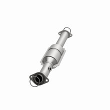 Load image into Gallery viewer, MagnaFlow Direct Fit Catalytic Converter 05-09 Toyota Tacoma 4.0L P/S Rear