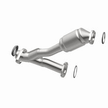 Load image into Gallery viewer, MagnaFlow DF Cat Conv 99-03 Lexus/Toyota RX300/Highlander Truck 3.0L Passgr Sde *NOT FOR SALE IN CA*