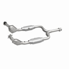 Load image into Gallery viewer, MagnaFlow Direct Fit Catalytic Converter 01-04 Ford Mustang 3.8L CA