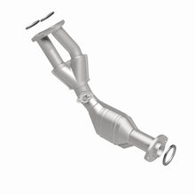 Load image into Gallery viewer, MagnaFlow Direct Fit Catalytic Converter 01-04 Toyota Tacoma 2.7L